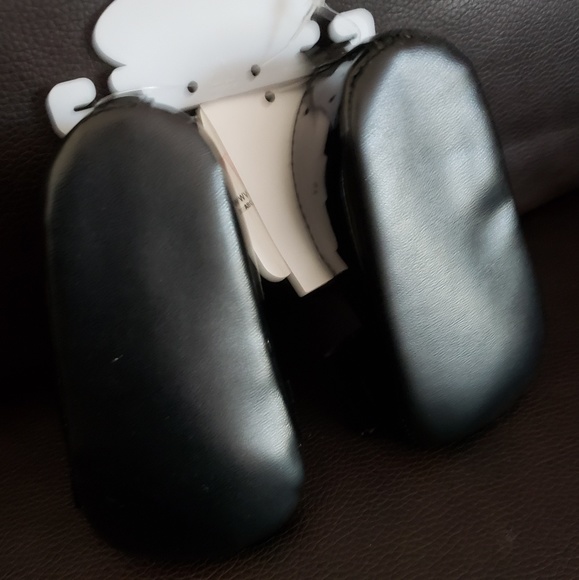 Black patent leather Mary Jane baby shoes - Picture 3 of 3